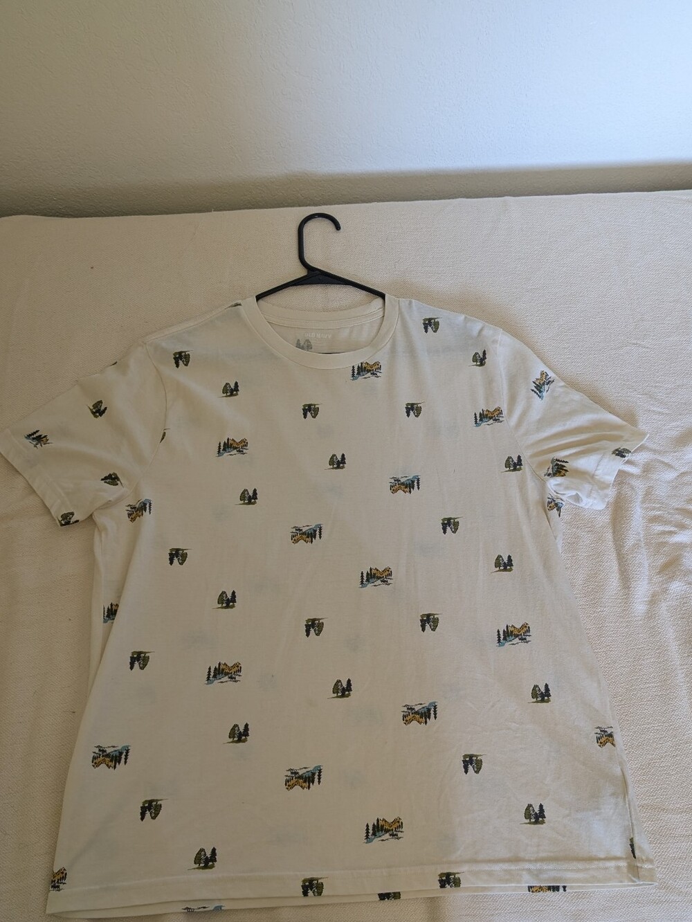 Men's White Outdoors Graphic Crew Neck T‑Shirt